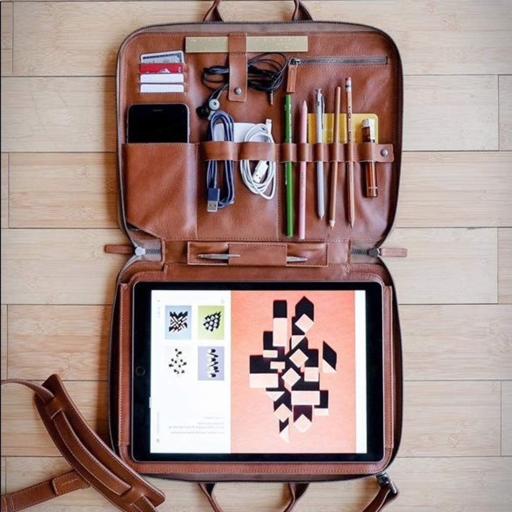 This is Ground Laptop Briefcase (Mod 3)
